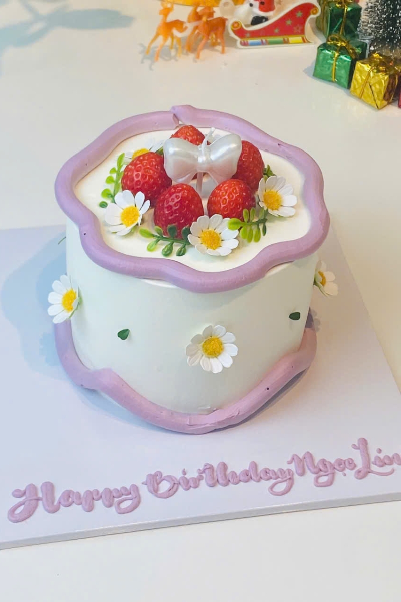 Bánh mẫu nữ tròn 16