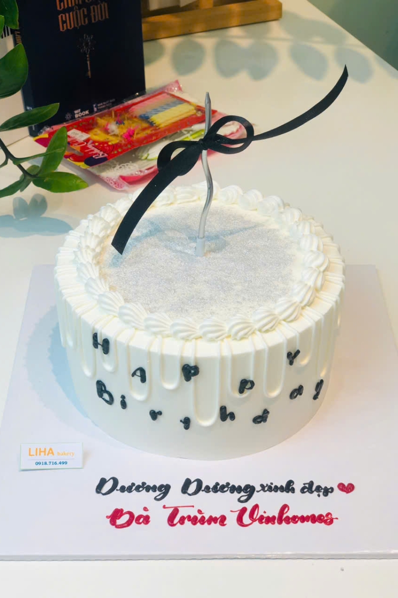 Bánh kem thổi kim tuyến mẫu tròn 2