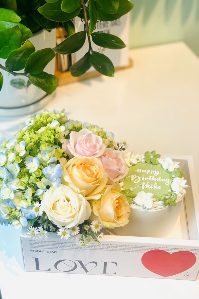 Sét bánh kem và cẩm tú cầu mix hoa (giá theo số lượng hoa)