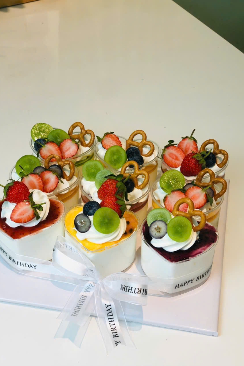 Set 9 cupcake trái tim