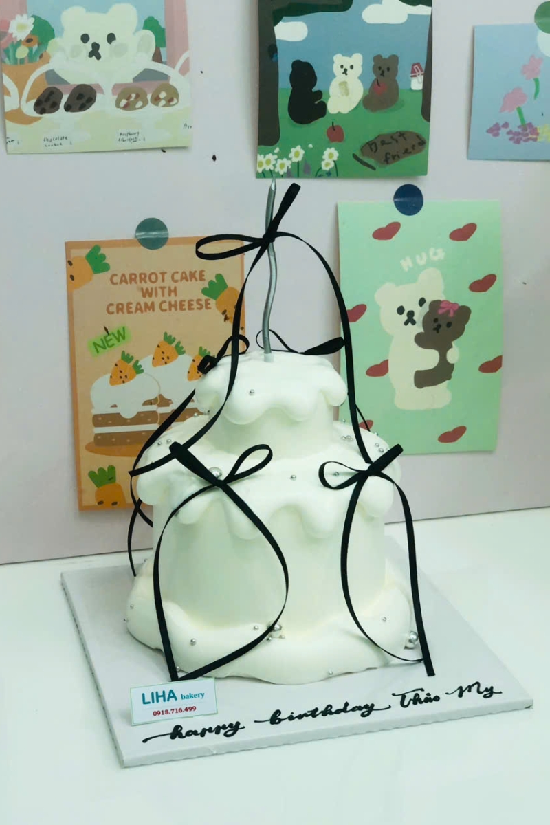 Bánh kem tầng mẫu cá tính