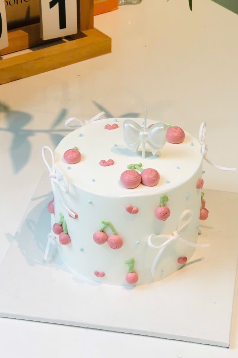 Bánh nữ mẫu tròn 12