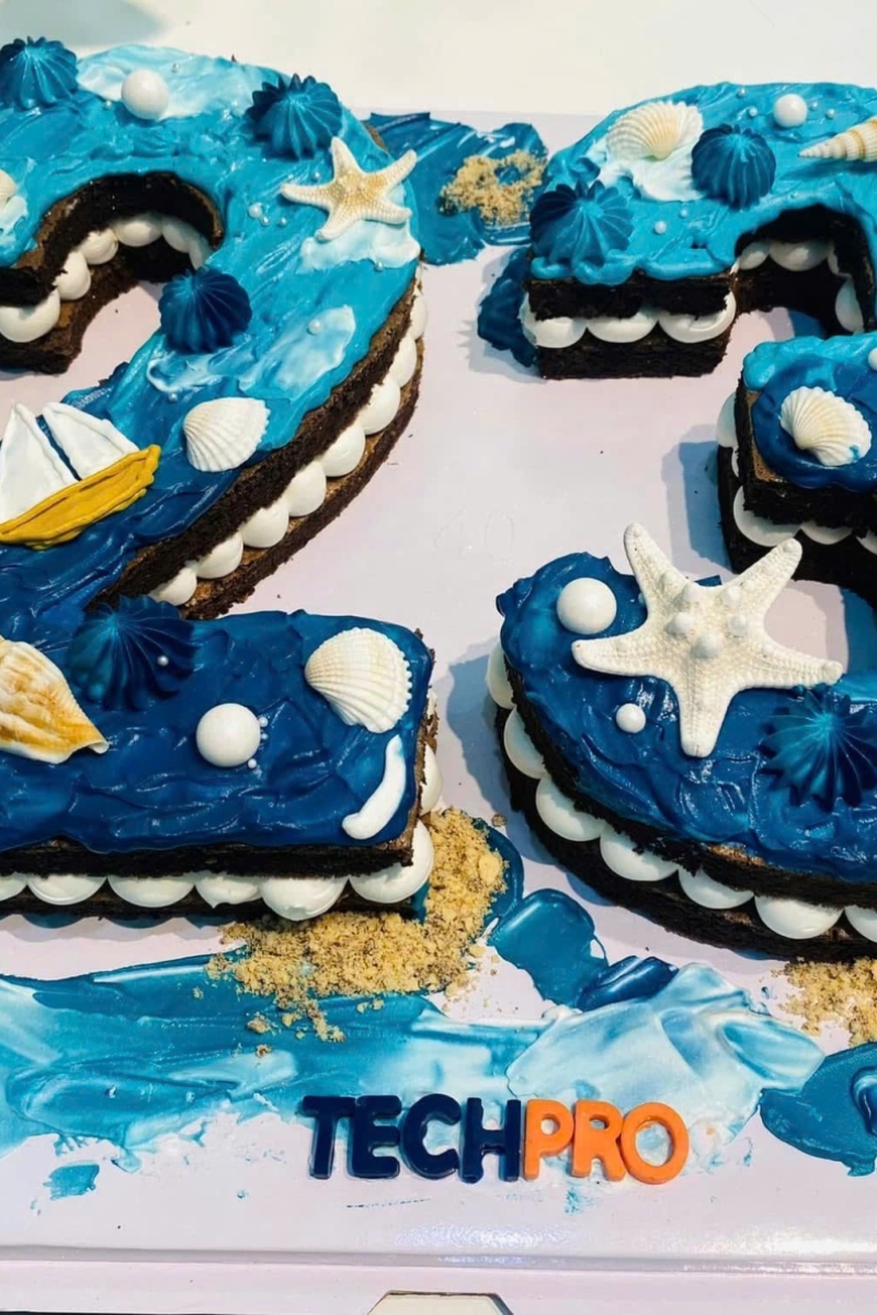 Bánh kem kỷ niệm