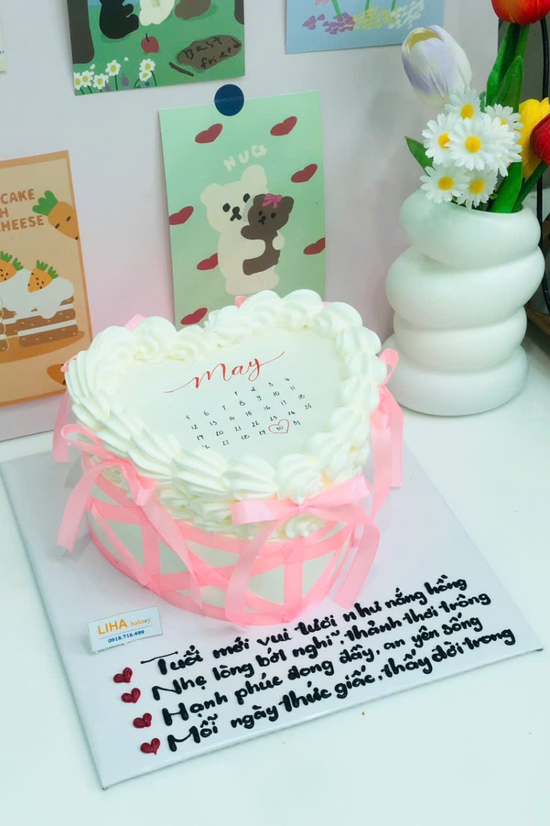 Bánh kem đốt trái tim mẫu 3