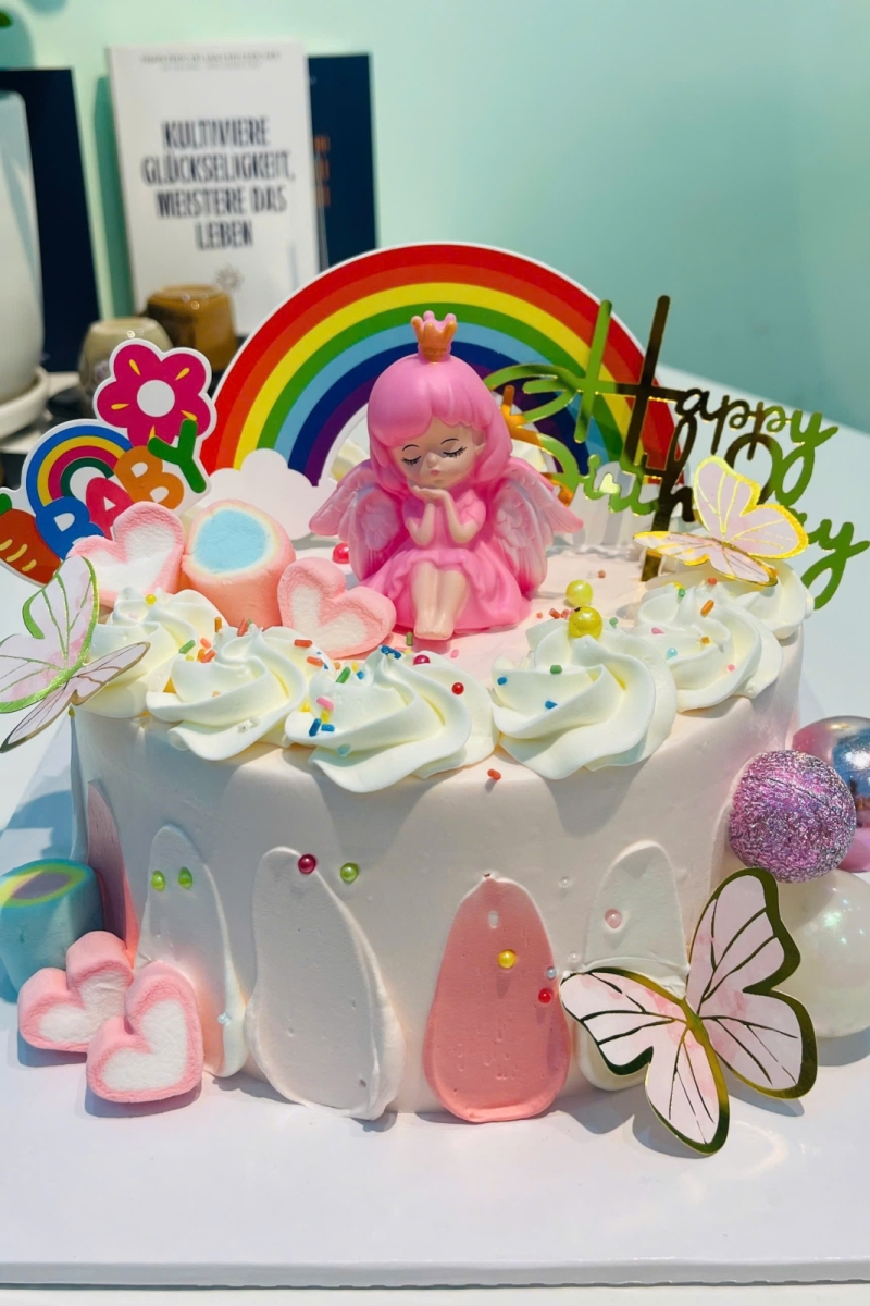 Bánh kem trang trí thiên thần