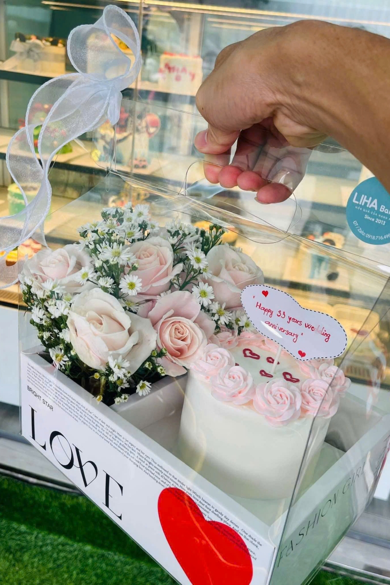 Sét Bánh và hoa hồng đơn sắc