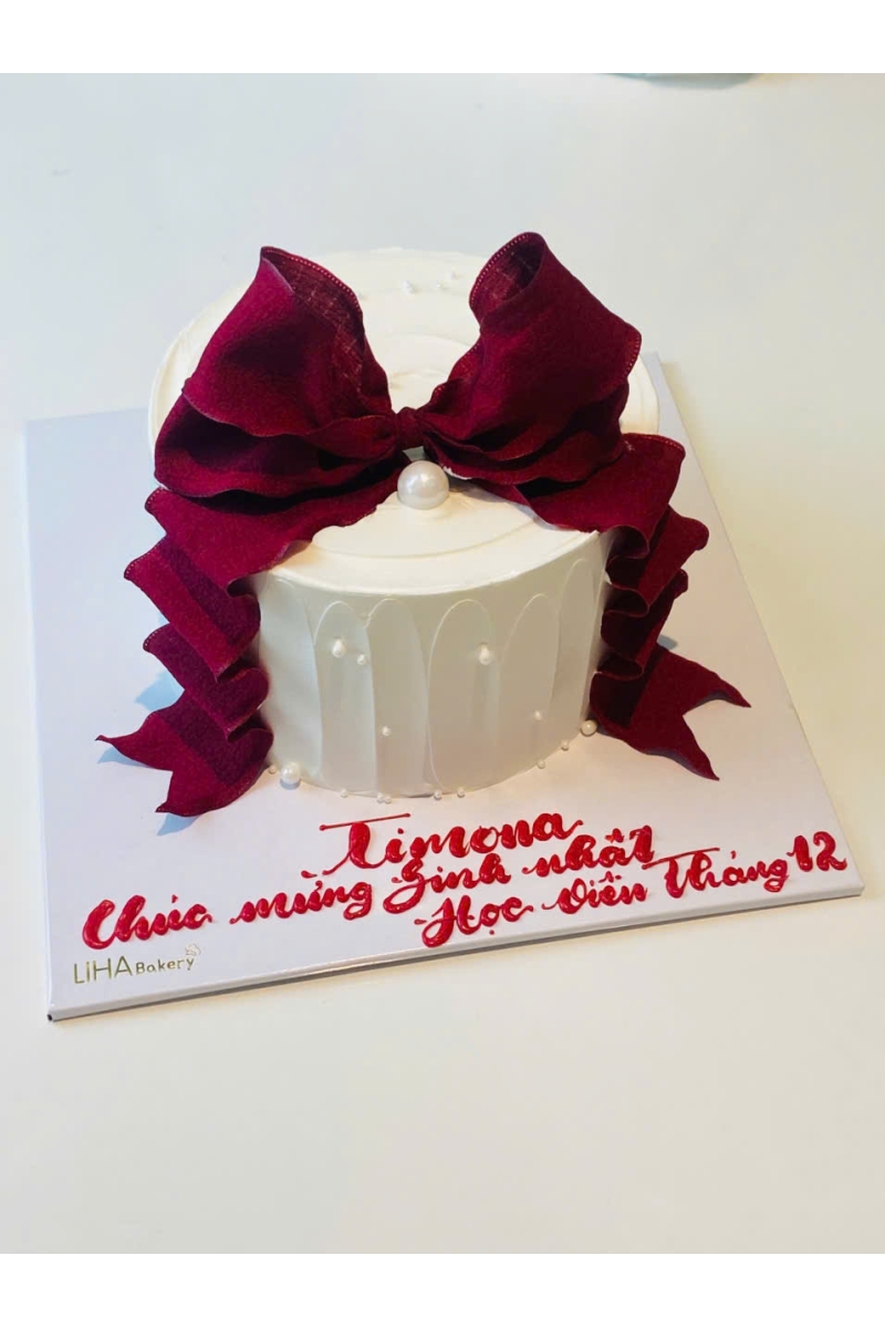 Bánh kem nữ mẫu thắt nơ