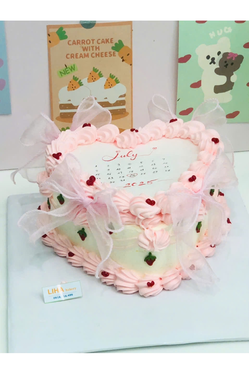 Bánh kem đốt trái tim mẫu 4