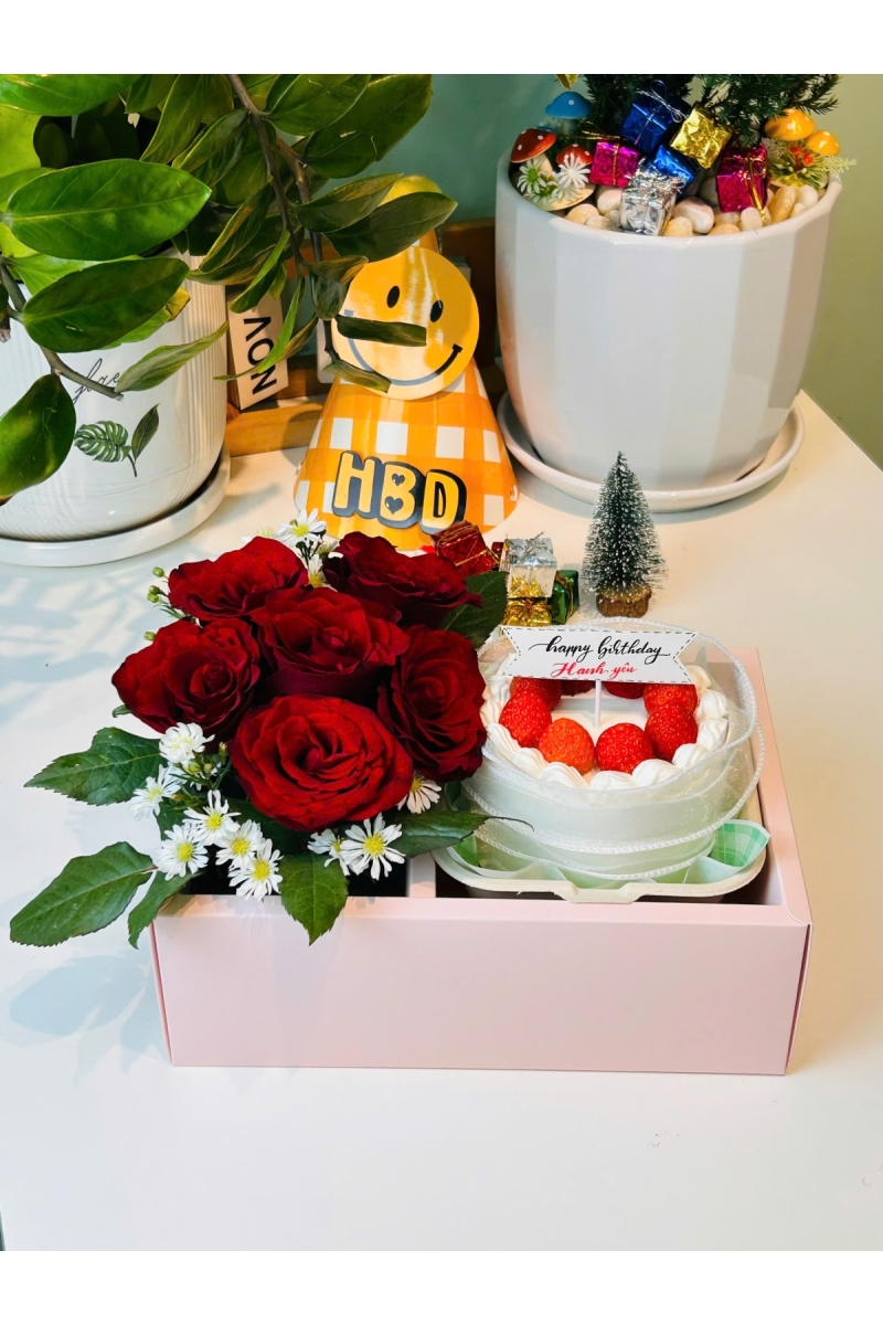 Set bento dâu và hoa