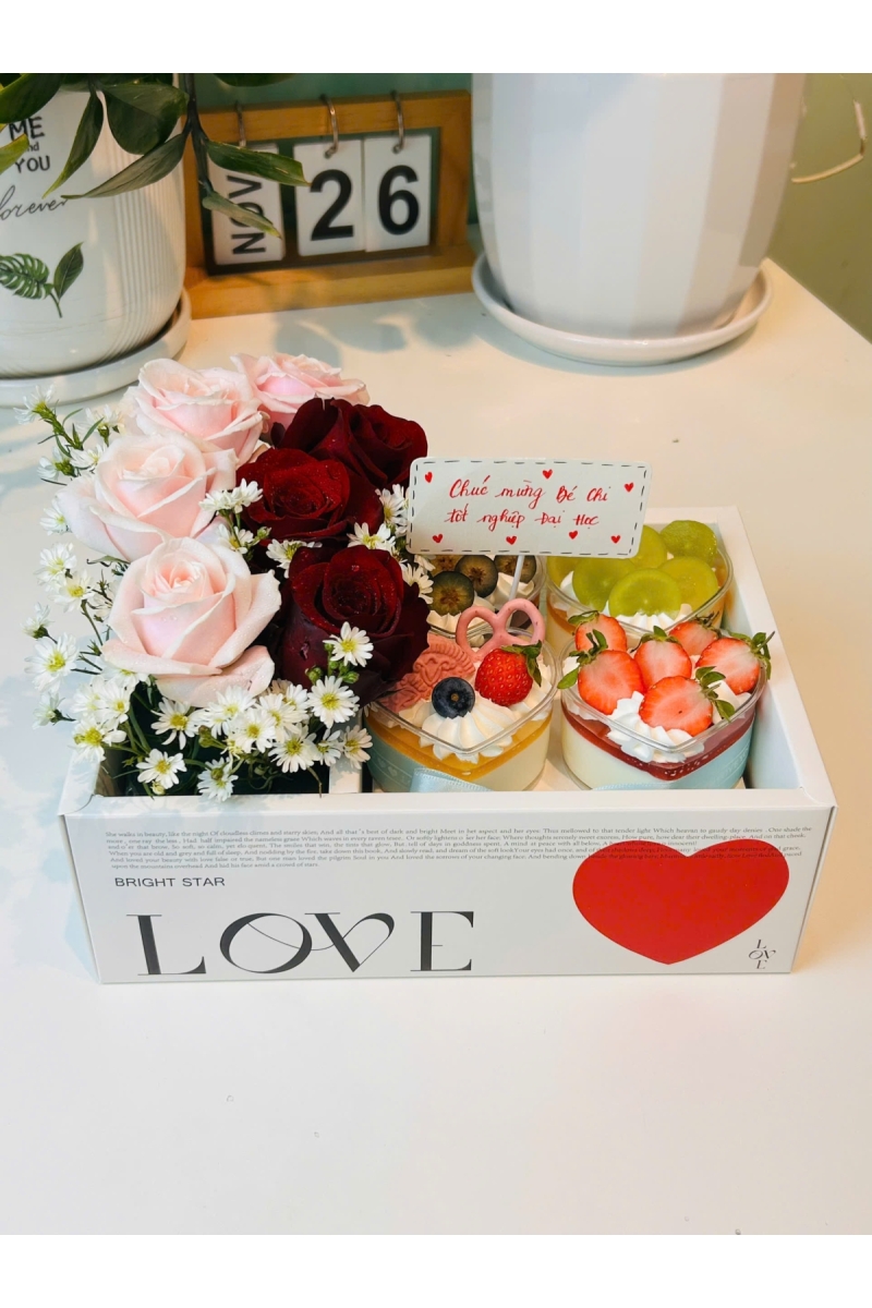 Set bánh 4 panacotta và hoa hồng