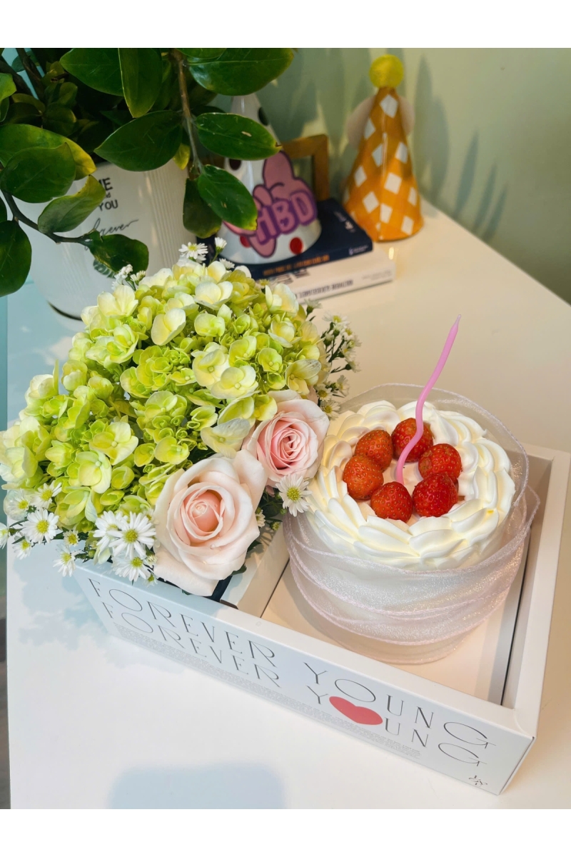 Sét bánh kem và cẩm tú cầu mix hoa (giá theo số lượng hoa)