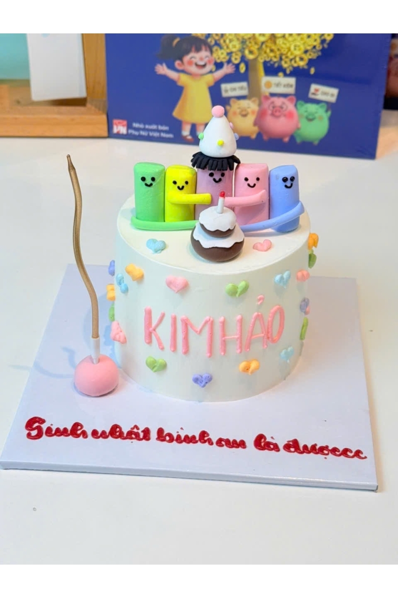bánh kem nhân vật vô tri
