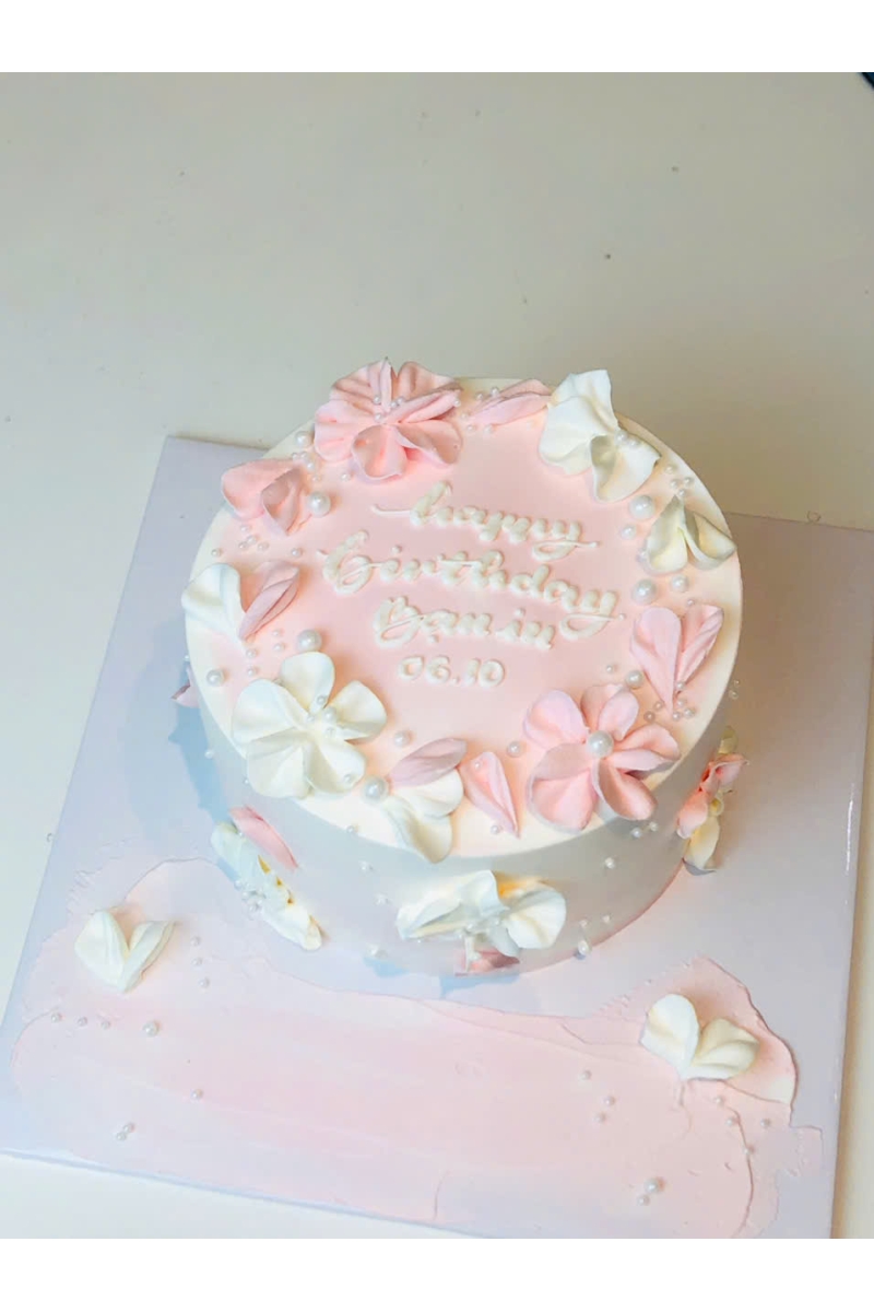 Mẫu bánh nữ mẫu tròn 5