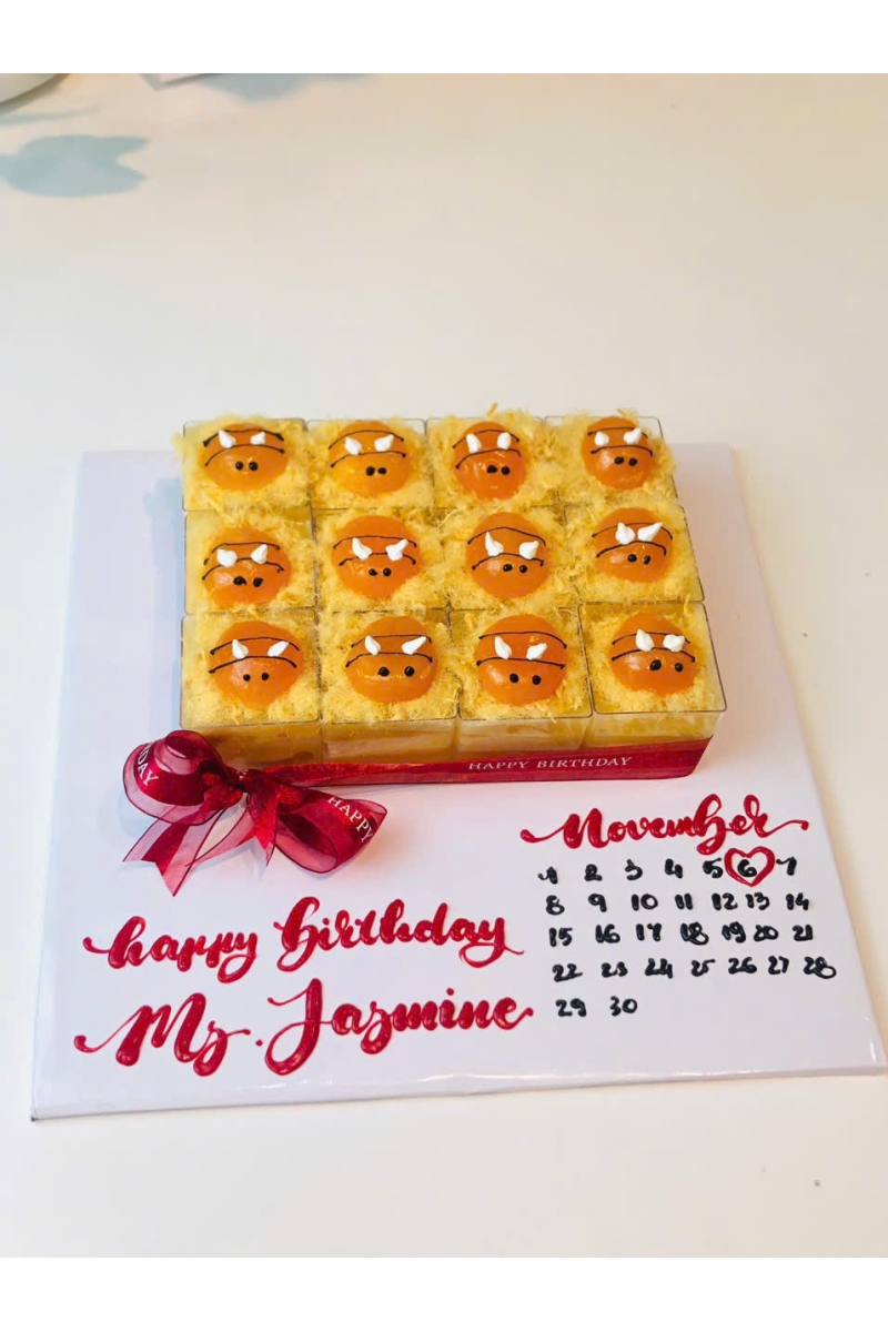 Set bông lan trứng muối 12 cup mini