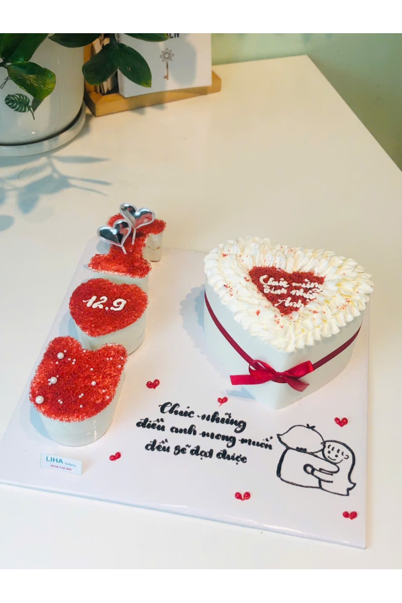 Bánh đốt trái tim 16 và cup cake ILU