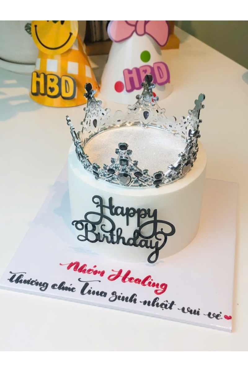 Bánh kem thổi kim tuyến mẫu  Vương Miện