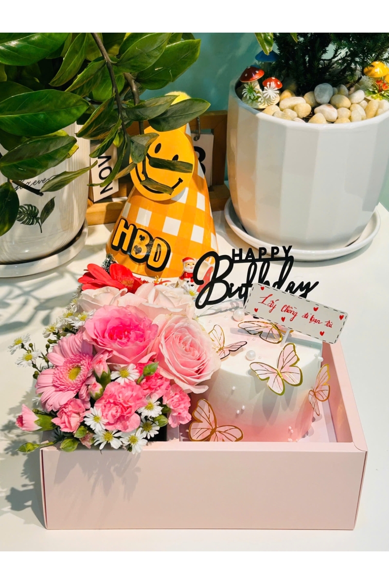 Set bánh và hoa đa sắc