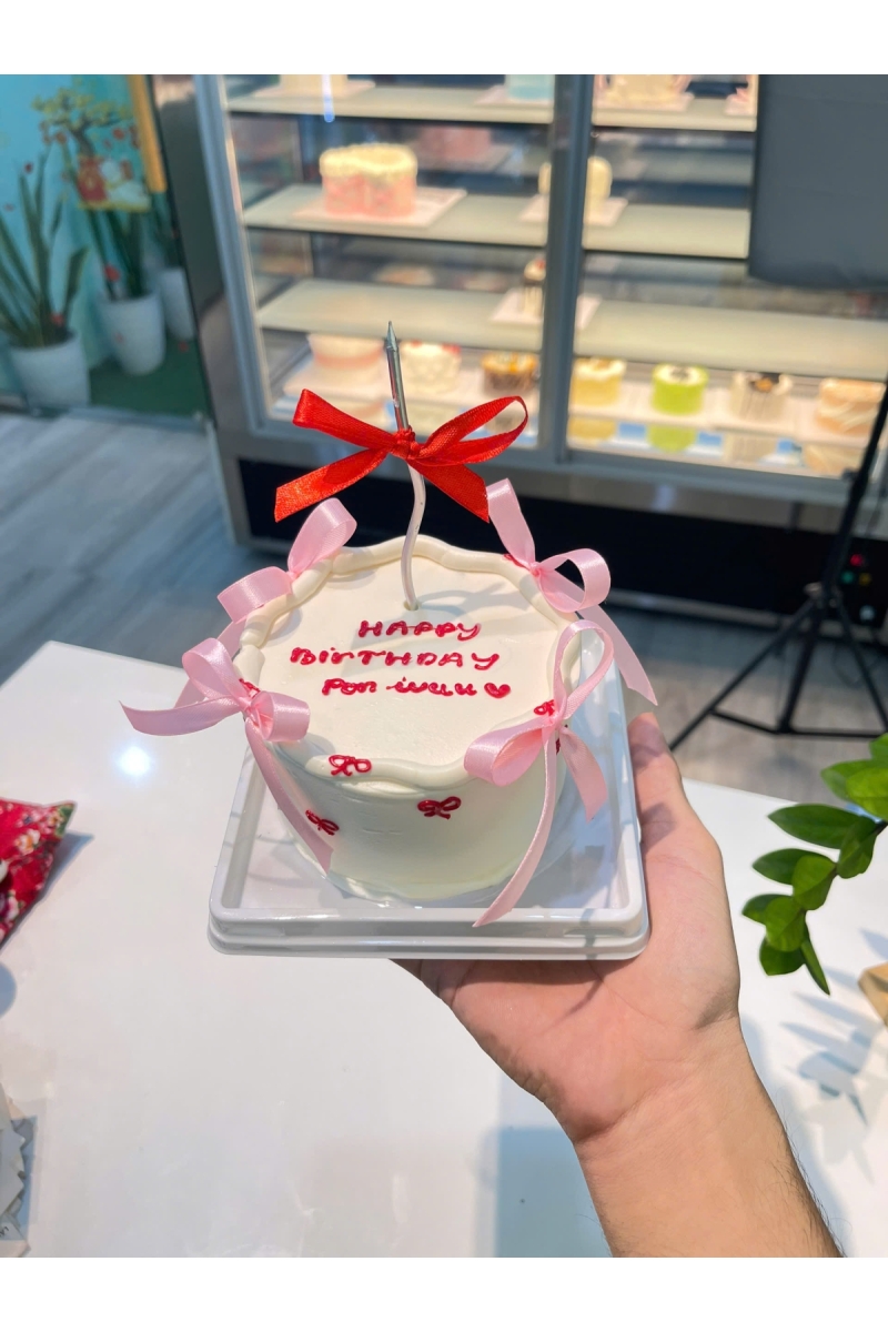 Bánh bento trang trí đơn giản trong hộp mica