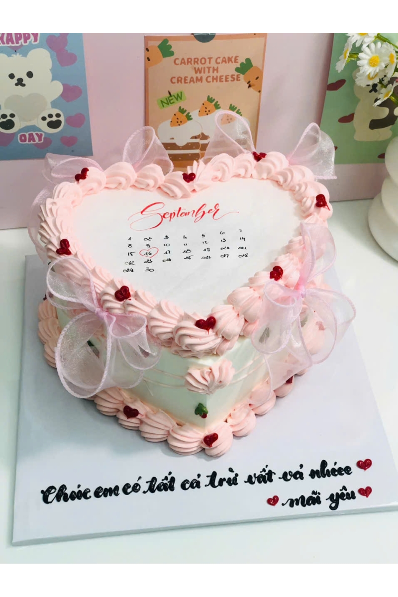 Bánh kem đốt trái tim mẫu 4
