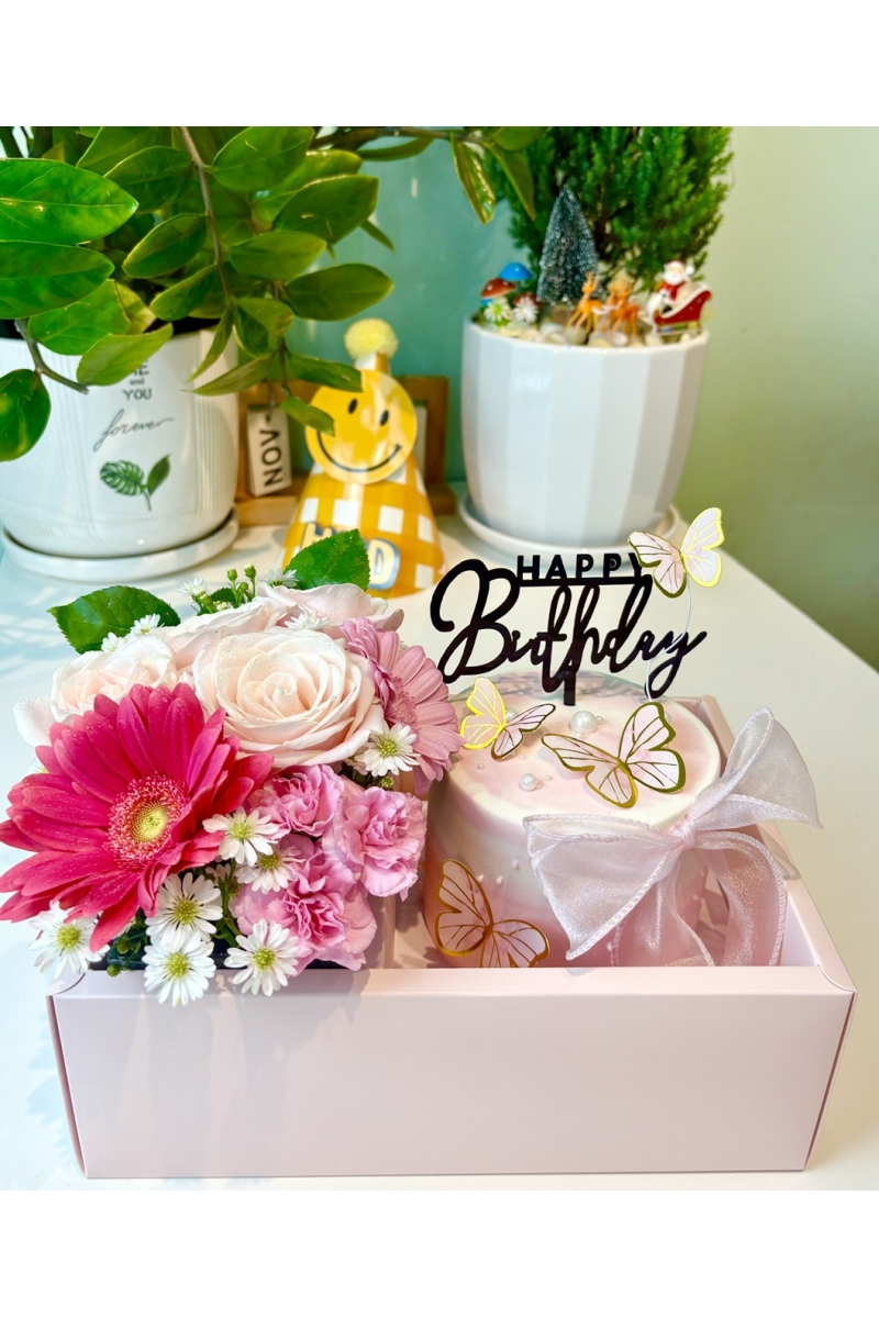 Set bánh và hoa đa sắc