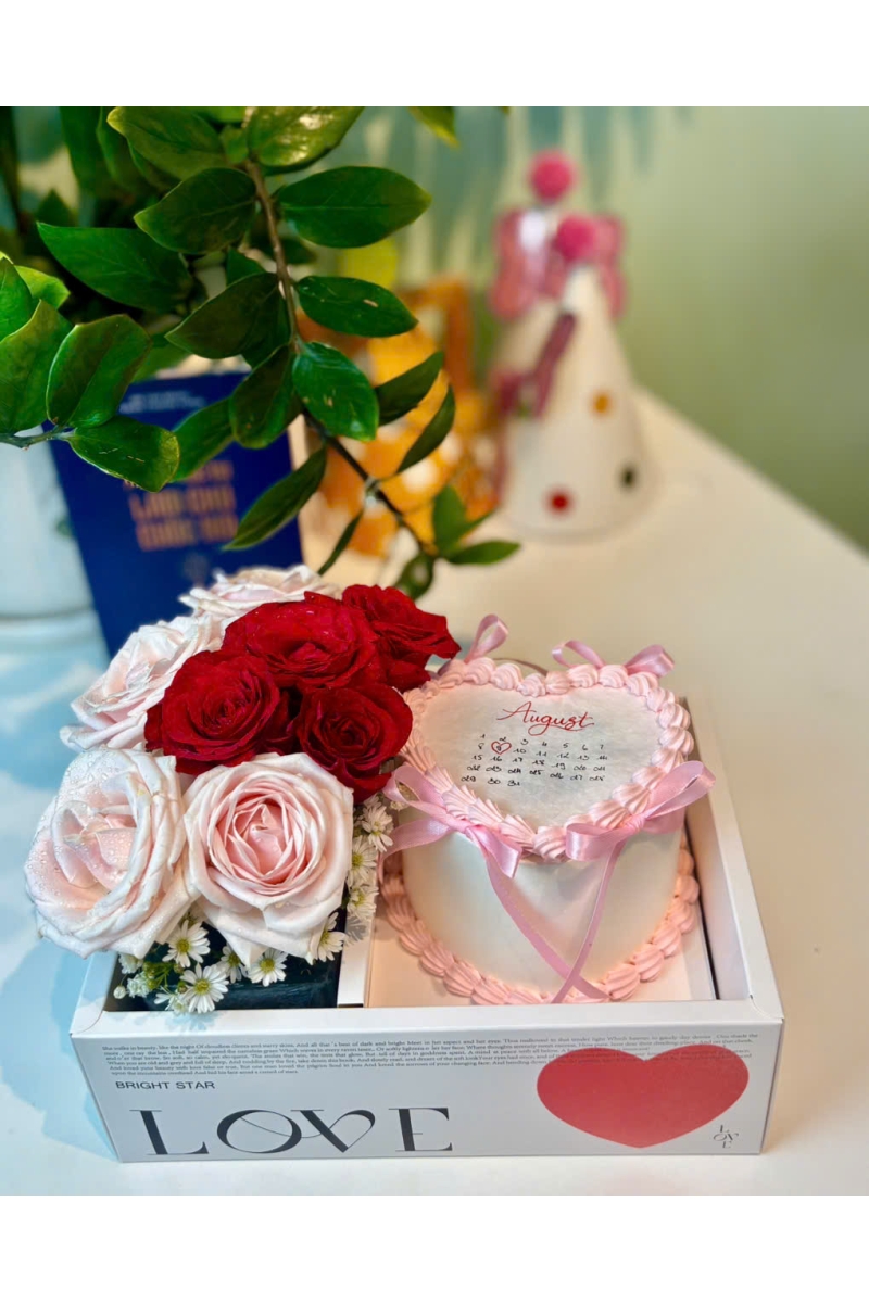 Set bánh kem đốt trái tim và hoa hồng mẫu 2