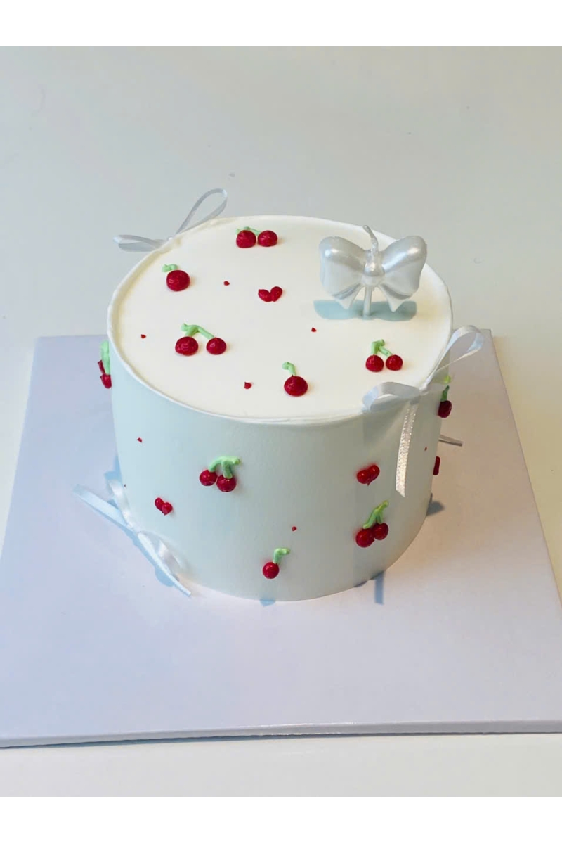 Bánh nữ mẫu tròn 12