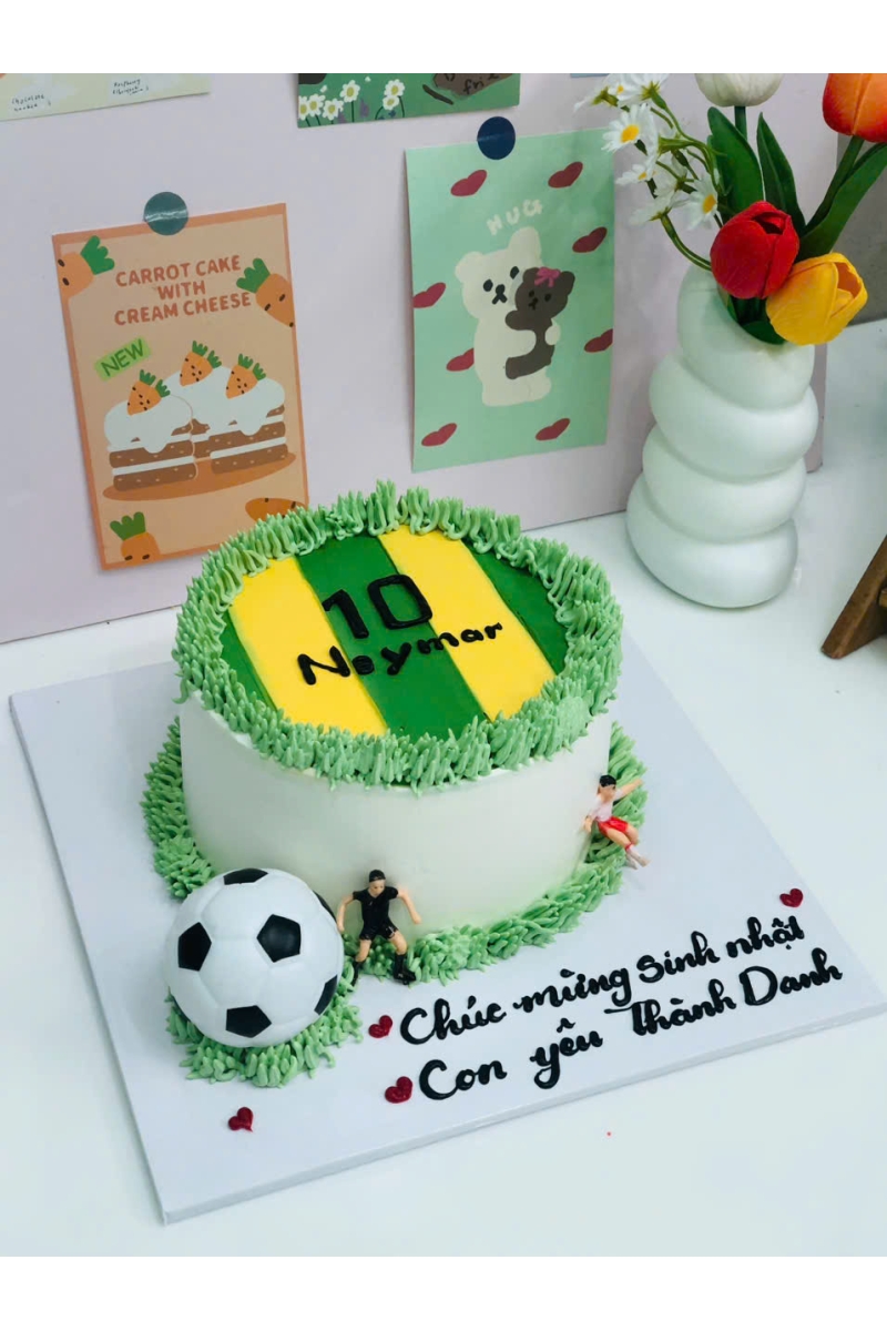 Mẫu bé yêu bóng đá