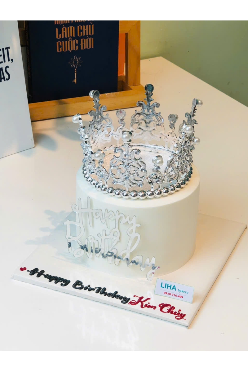 Bánh kem thổi kim tuyến - vương miện