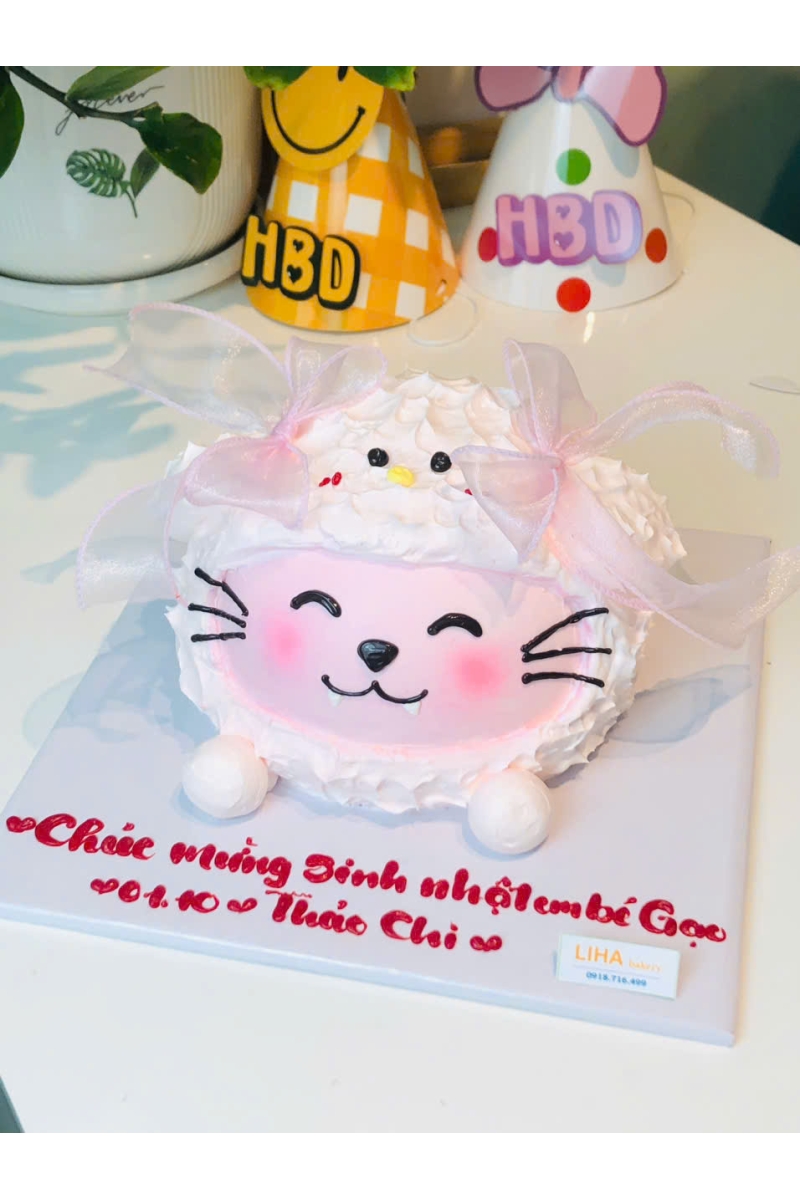 Bánh kem những nhóc mèo tinh nghịch