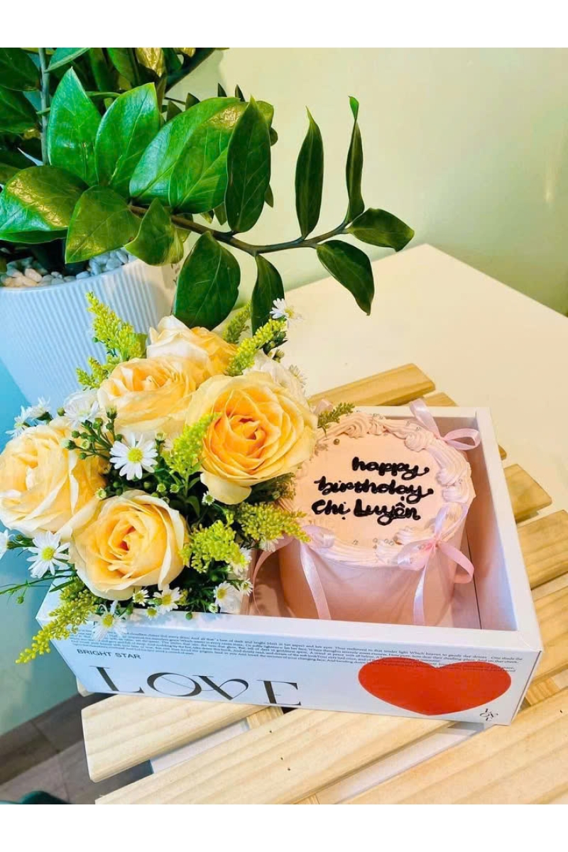 Sét bánh kem và hoa hồng mix màu 