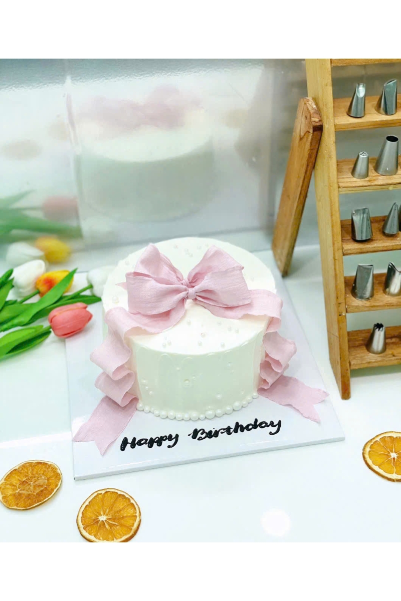 Bánh kem nữ mẫu thắt nơ